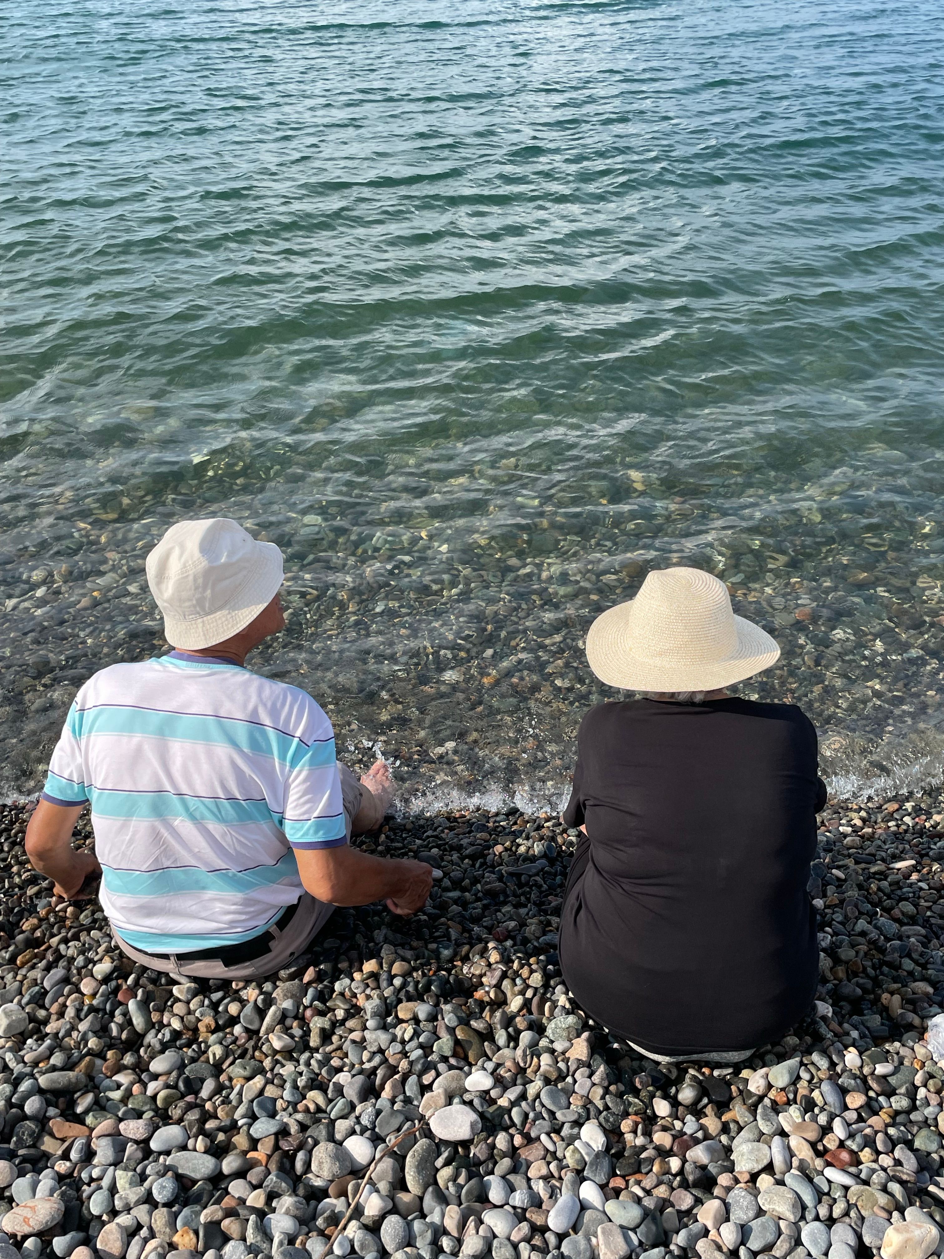 Zorgeloos op reis aan zee dankzij persoonlijke zorgbegeleiding van CareSisters